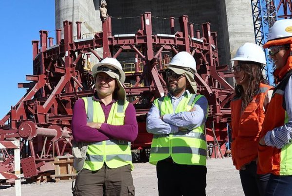 Ministros del 1TA conocen planta de Energía Termosolar
