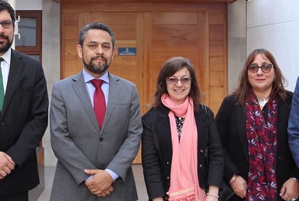 Cónsul de Argentina realiza visita protocolar a Ministros del Primer Tribunal Ambiental