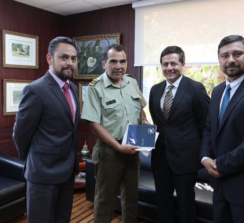 Jefe de la Segunda Zona de Carabineros recibe saludo de Ministros del 1TA