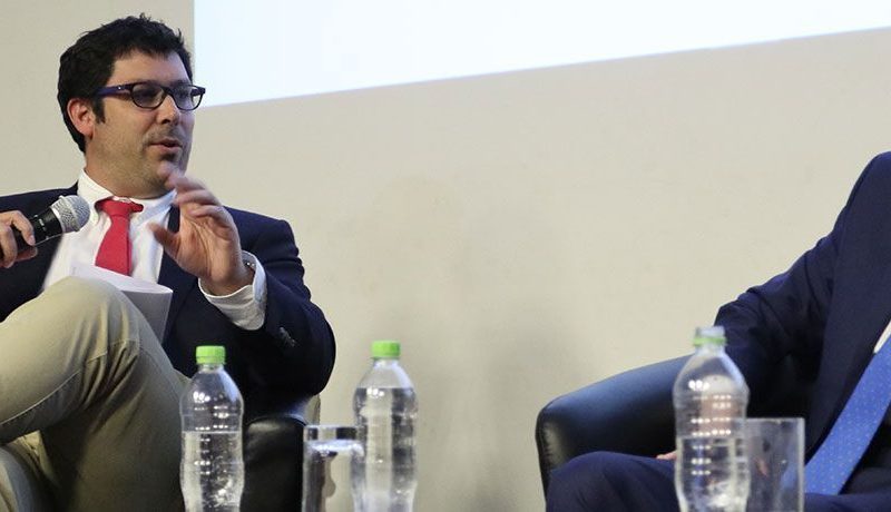 Ministro Cristian Delpiano Expone junto a ex canciller Heraldo Muñoz