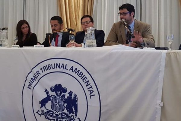 Ministros del Primer Tribunal Ambiental Exponen en Seminario en Argentina