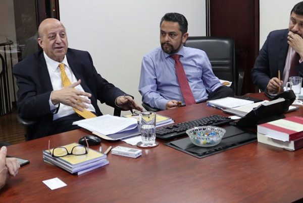 Comité Jurídico participa en Charla Profesor Abuauad