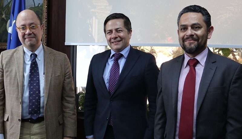 1TA firma acuerdo con Pontificia Universidad Católica de Valparaíso