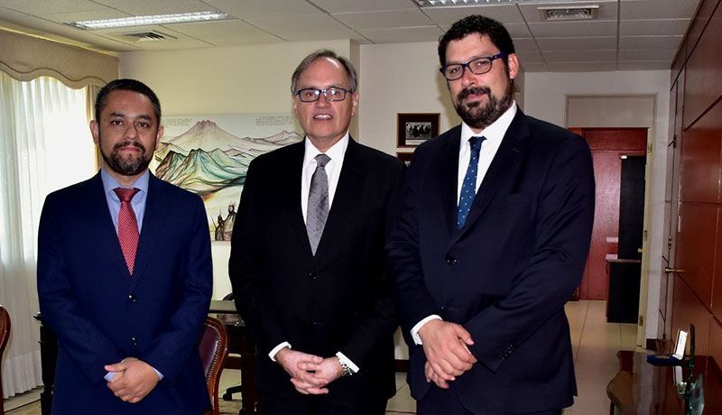 Ministros entregan saludo protocolar a Presidente de CA de Antofagasta