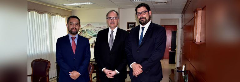 Ministros entregan saludo protocolar a Presidente de CA de Antofagasta